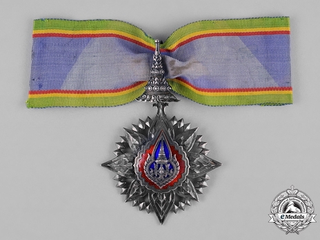 Order of the Crown of Thailand Knight Grand Commander (II Class) Obverse