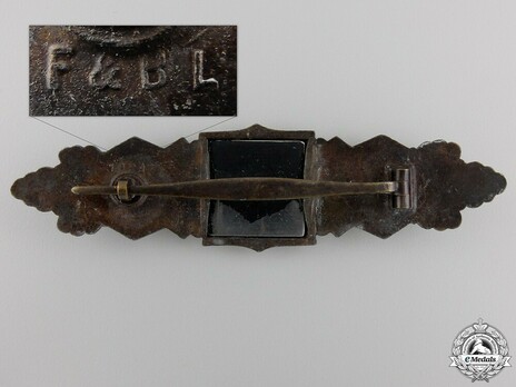 Close Combat Clasp, in Bronze, by Funcke & Brüninghaus Reverse