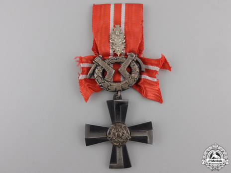 Order of the Cross of Liberty, Military Division, IV Class (with oak leaves 1941) Obverse