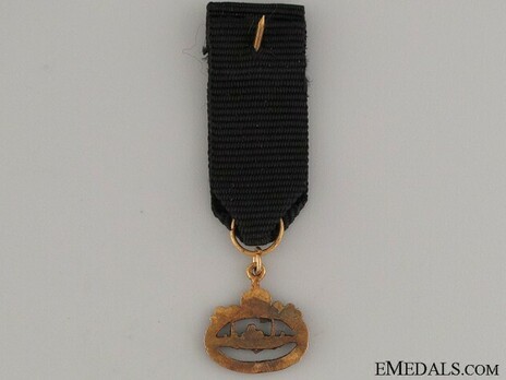 Miniature Submarine War Badge Reverse