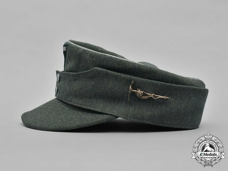 German Army Officer's Visored Field Cap M43 Left