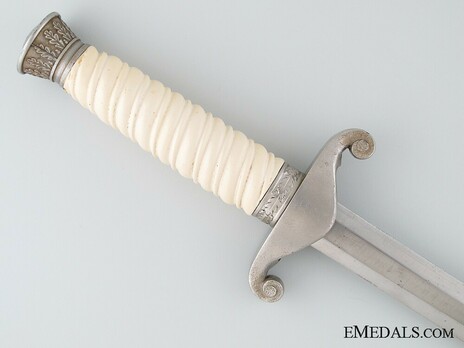 German Army Unmarked White Grip Officer’s Dagger Reverse Grip Detail