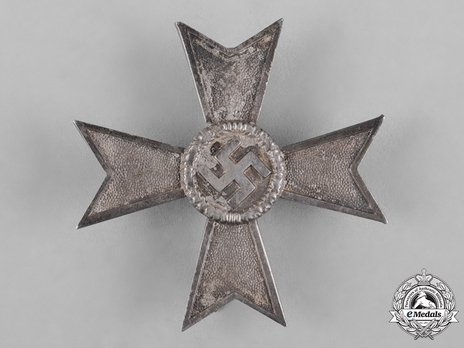 War Merit Cross I Class without Swords, by F. Orth (15) Obverse