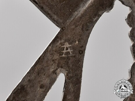 Infantry Assault Badge, by Assmann (in silver) Detail