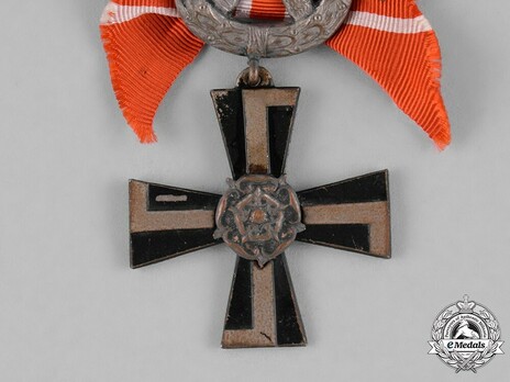 Order of the Cross of Liberty, IV Class Cross, Military Division (1918) Obverse