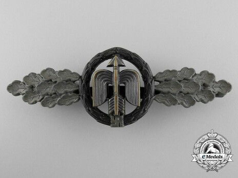 Short-Range Night Fighter Clasp, in Bronze (in zinc) Obverse