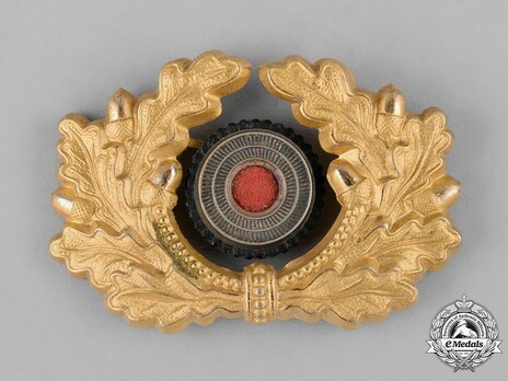 German Army Gilt Metal Cap Cockade & Oak Leaves Insignia Obverse