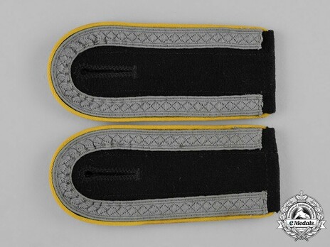 Waffen-SS Cavalry/Reconnaissance Unterscharführer Shoulder Boards Obverse