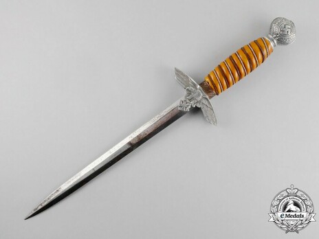 Luftwaffe F. W. Höller-made 2nd pattern Dagger Obverse