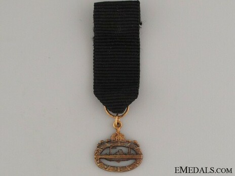 Miniature Submarine War Badge Obverse