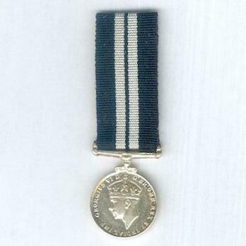 Miniature Silver Medal (1937-1949) Obverse