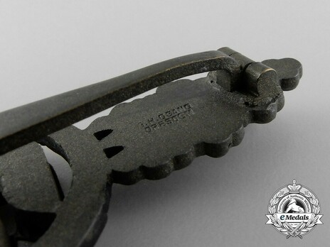 Short-Range Night Fighter Clasp, in Bronze (in zinc) Detail