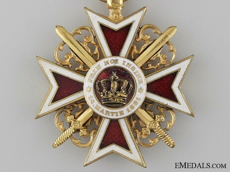 Order of the Romanian Crown, Type I, Military Division, Officer's Cross Obverse