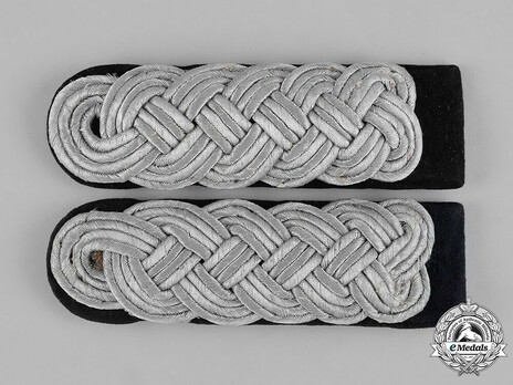 Kriegsmarine Line Officer Korvettenkapitän Shoulder Boards Obverse