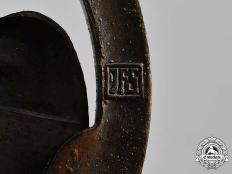 Panzer Assault Badge, "25", in Bronze (by J. Feix) Detail