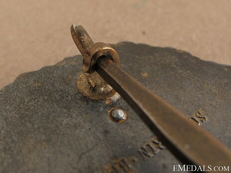 Naval Auxiliary Cruiser War Badge, by C. Schwerin (in zinc) Detail