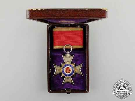 Princely House Order of Schaumburg-Lippe, IV Class Cross Case of Issue Interior