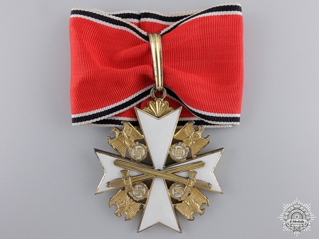 III Class Cross with Swords Obverse