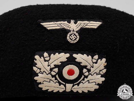 German Army NCO/EM Panzer Beret (with white insignia) Insignia Detail