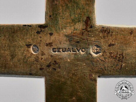 Grand Cross Breast Star Details