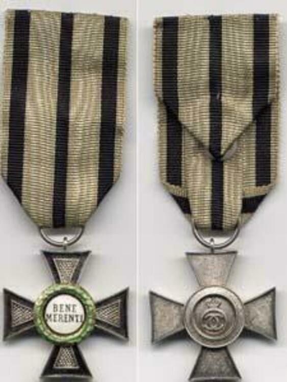 Iv class cross for men1