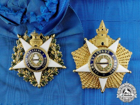 Grand Cross Breast Star Details