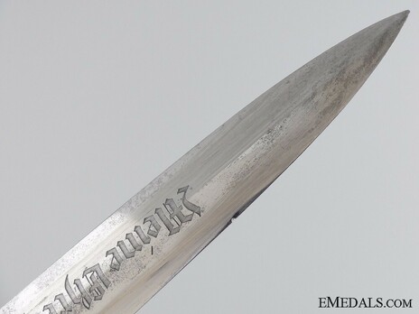 Allgemeine SS M33 Early Pre-RZM Mark Service Dagger (by Carl Eickhorn) Blade Tip Detail