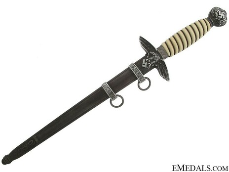 Luftwaffe Alcoso-made 2nd pattern Dagger Obverse in Scabbard