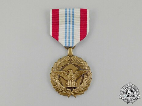 Defense Meritorious Service Medal, Obverse