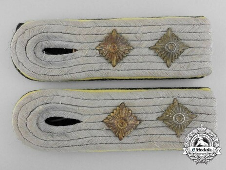 Waffen-SS Signals Hauptsturmführer Shoulder Boards Obverse