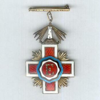 Order of the Estonian Red Cross, V Class Cross Obverse