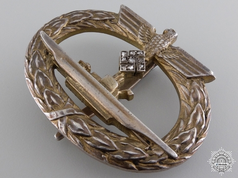 Submarine War Badge with Diamonds Obverse