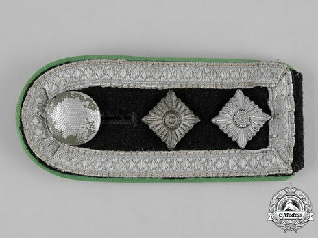 Waffen-SS Mountain Troops Hauptscharführer Shoulder Boards Obverse