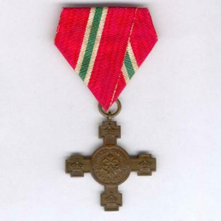 Bronze cross o6