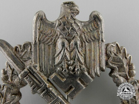 Infantry Assault Badge, by Unknown Maker: AS in Triangle (in silver) Detail