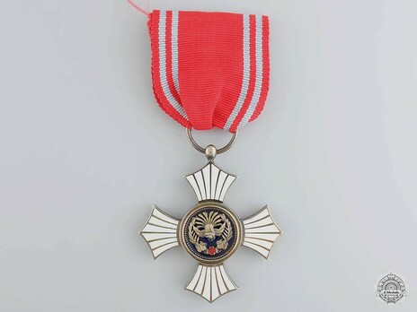Red Cross Order of Merit, II Class Obverse