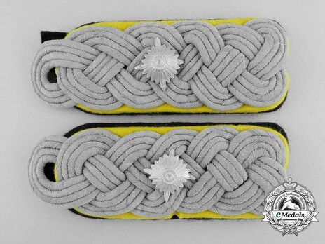 Waffen-SS Signals Obersturmbannführer Shoulder Boards Obverse