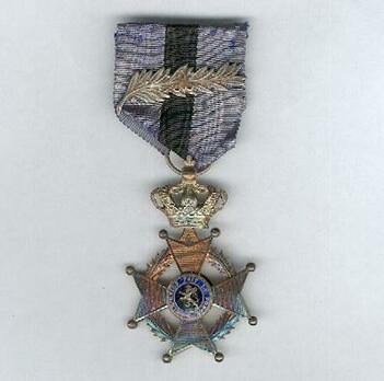 Knight (with "A" palm branch clasp, 1915-1951) Obverse