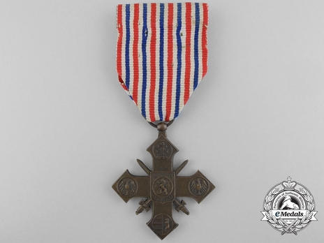 Czecholovak War Cross, 1939-1945 (with ring suspension)