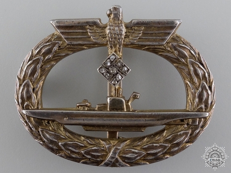 Submarine War Badge with Diamonds Obverse