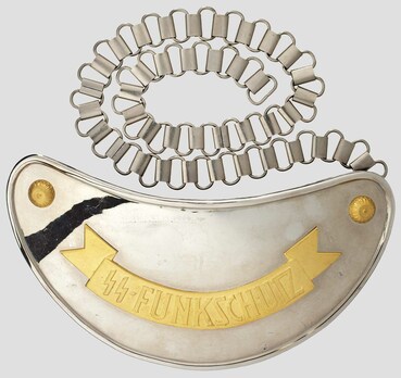 Allgemeine SS Funkschutz Gorget Obverse