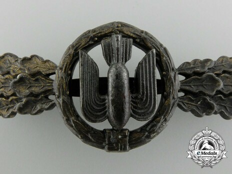 Bomber Clasp, in Bronze (in zinc) Detail