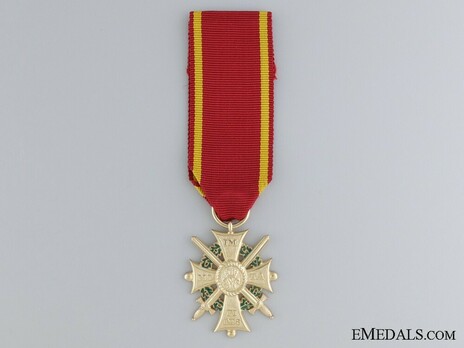 Dukely Order of Henry the Lion, I Class Merit Cross with Swords (in silver gilt) Obverse