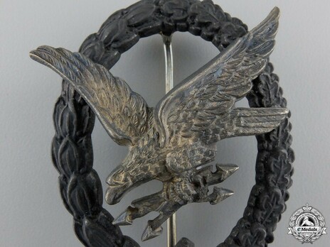 Radio Operator & Air Gunner Badge, by Jmme (in zinc) Detail