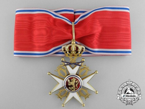 Order of St. Olav, II Class Commander, Military Division (stamped "J. TOSTRUP OSLO") Obverse