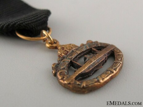 Miniature Submarine War Badge Obverse