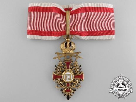 Type II, Military Division, Commander (with gold swords) Obverse