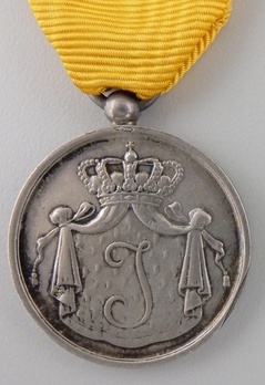 Army Long Service Medal, in silver (for 24 Years, 1951-1983) Obverse