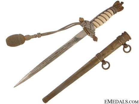 Kriegsmarine E. & F. Hörster-made 2nd model Officer’s Dagger Obverse with Scabbard