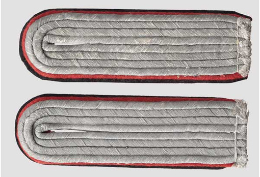 Waffen-SS Artillery Untersturmführer Shoulder Boards Obverse